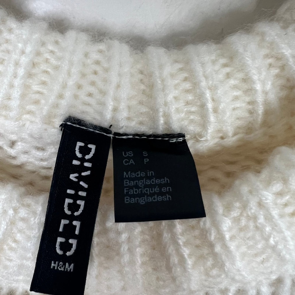 NWT H&M Divided Loose Knit Cream White Crewneck Long Sleeve Sweater Size Small - Picture 3 of 8